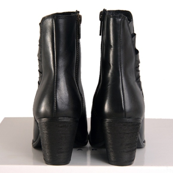 NIB Hardy Luxurious Black Leather Ankle Boot w/Block Heel - Picture 3 of 7